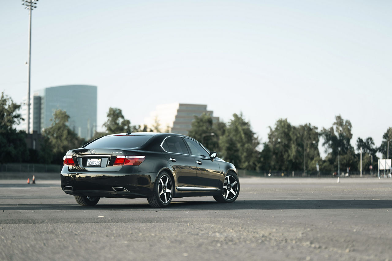2009 Lexus LS460 - Petrol P2E - Black | Petrol Wheels